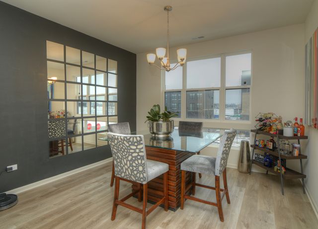 2202 Venture Drive, Schaumburg, IL 60173