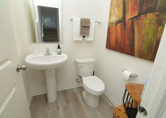 2202 Venture Drive, Schaumburg, IL 60173