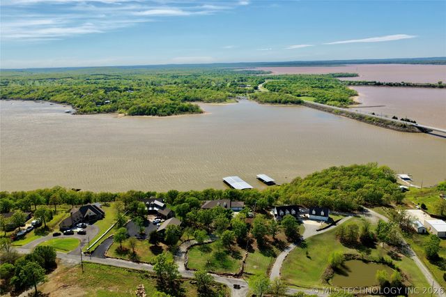 324 Falcon Lane, Eufaula, OK 74432