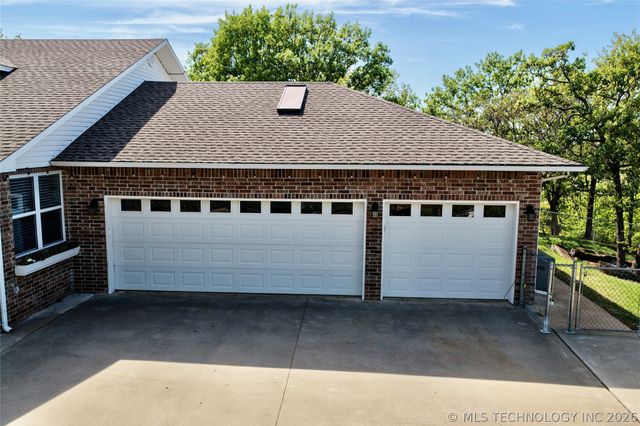 324 Falcon Lane, Eufaula, OK 74432