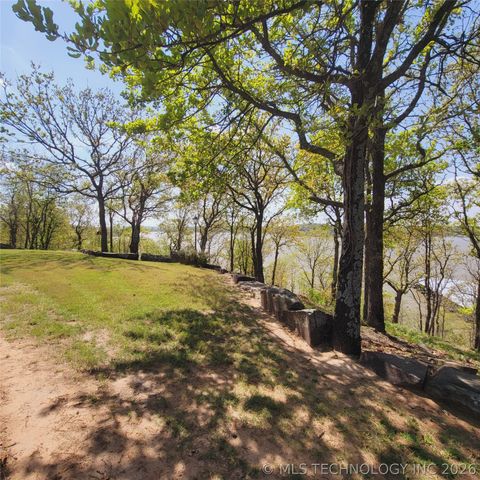 324 Falcon Lane, Eufaula, OK 74432