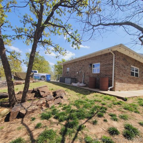 324 Falcon Lane, Eufaula, OK 74432