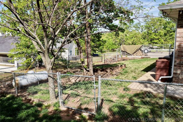 324 Falcon Lane, Eufaula, OK 74432