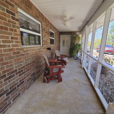 324 Falcon Lane, Eufaula, OK 74432