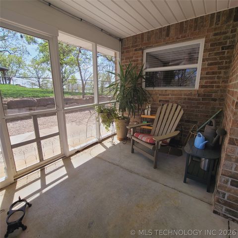 324 Falcon Lane, Eufaula, OK 74432