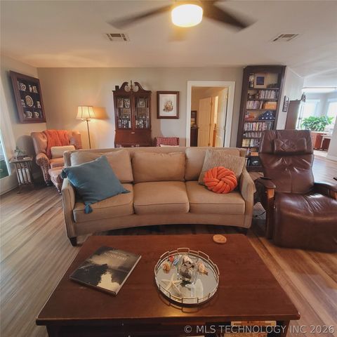 324 Falcon Lane, Eufaula, OK 74432