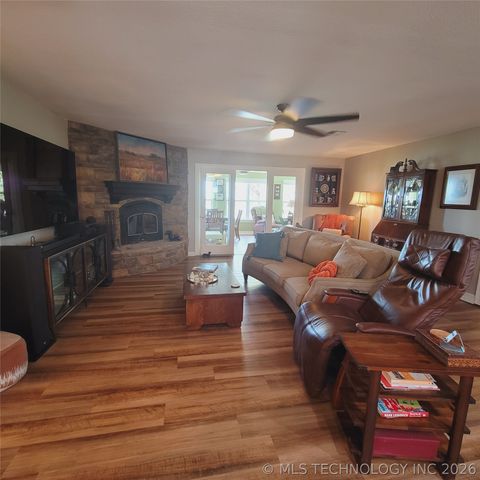 324 Falcon Lane, Eufaula, OK 74432