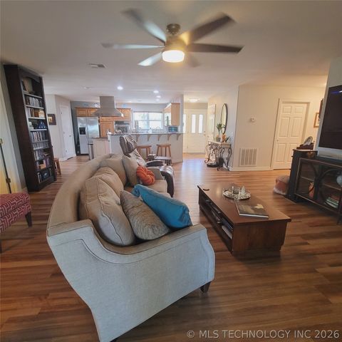 324 Falcon Lane, Eufaula, OK 74432