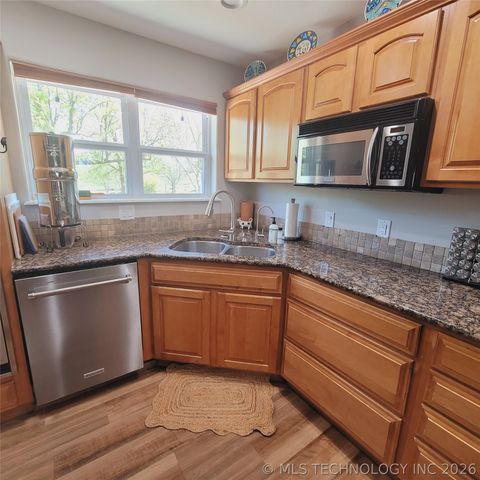 324 Falcon Lane, Eufaula, OK 74432