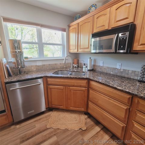 324 Falcon Lane, Eufaula, OK 74432