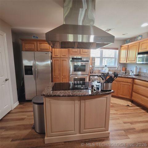 324 Falcon Lane, Eufaula, OK 74432