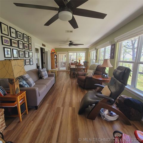 324 Falcon Lane, Eufaula, OK 74432