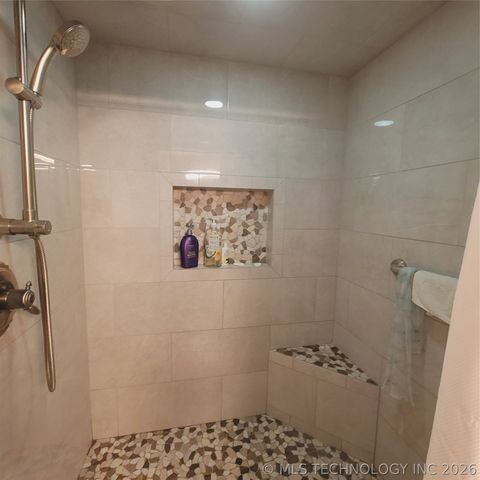 324 Falcon Lane, Eufaula, OK 74432