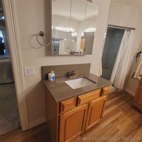 324 Falcon Lane, Eufaula, OK 74432