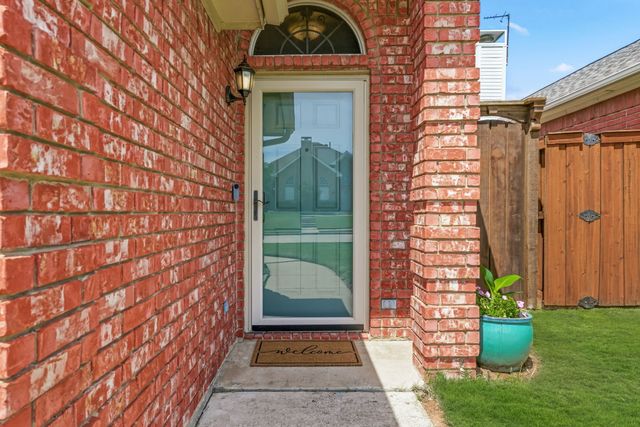 2215 Dallas Drive, Carrollton, TX 75006