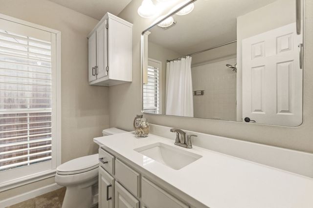 2215 Dallas Drive, Carrollton, TX 75006