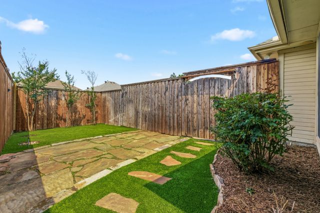 2215 Dallas Drive, Carrollton, TX 75006
