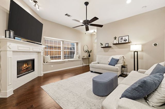 2215 Dallas Drive, Carrollton, TX 75006