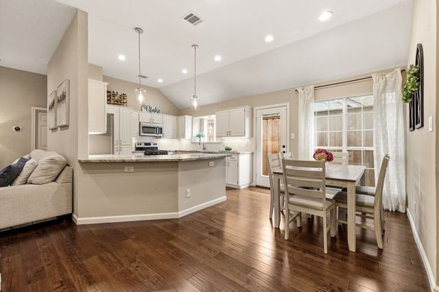 2215 Dallas Drive, Carrollton, TX 75006