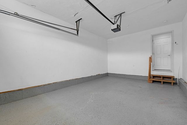 156 Hillside Village Dr 156, West Boylston, MA 01583