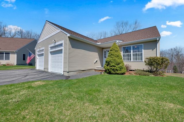 156 Hillside Village Dr 156, West Boylston, MA 01583