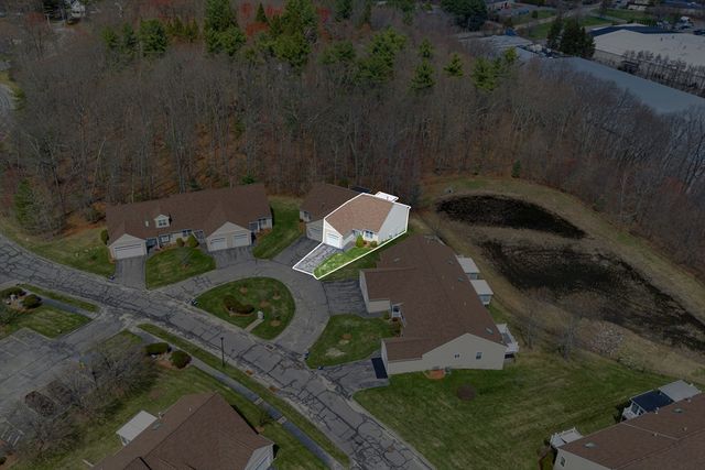 156 Hillside Village Dr 156, West Boylston, MA 01583