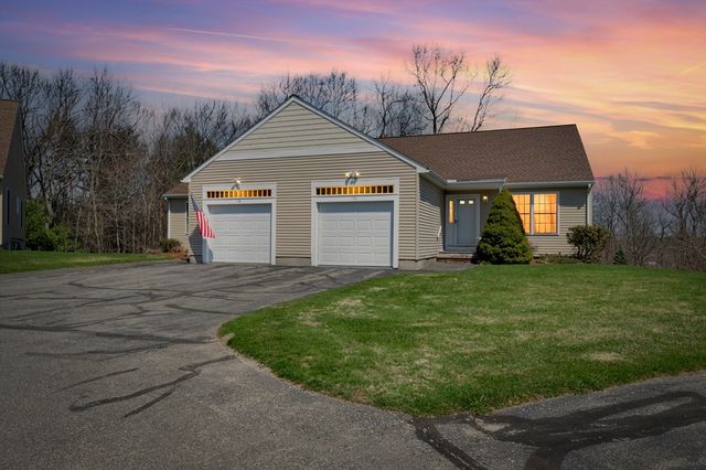 156 Hillside Village Dr 156, West Boylston, MA 01583
