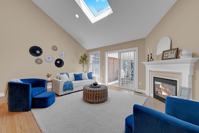 156 Hillside Village Dr 156, West Boylston, MA 01583