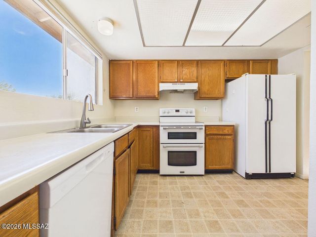 1285 S Lynx Drive, Tucson, AZ 85713