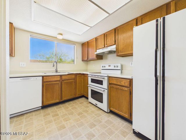 1285 S Lynx Drive, Tucson, AZ 85713