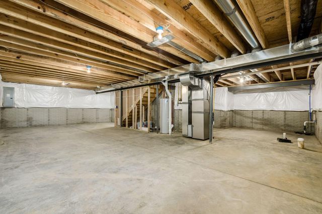 1612 Whispering Pine Lane, Bellefontaine, OH 43311