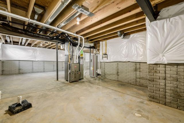 1612 Whispering Pine Lane, Bellefontaine, OH 43311