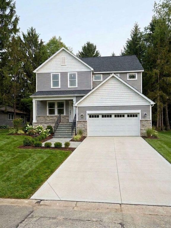1612 Whispering Pine Lane, Bellefontaine, OH 43311