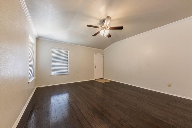 207 Baldwin ST, Hutto, TX 78634