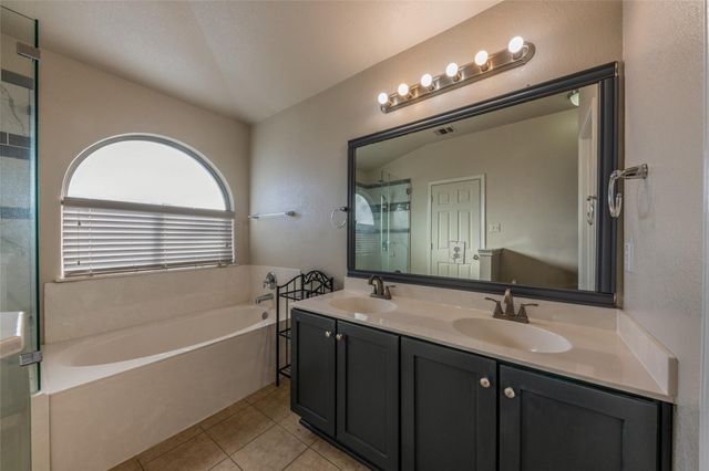 207 Baldwin ST, Hutto, TX 78634