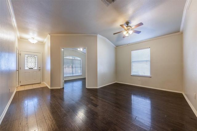 207 Baldwin ST, Hutto, TX 78634