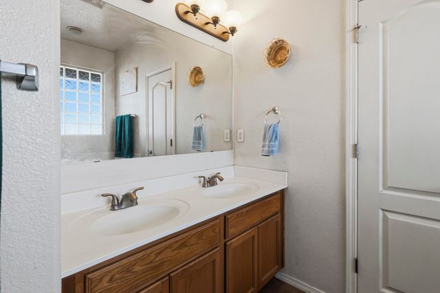 111 Big Sky Avenue SW, Los Lunas, NM 87031