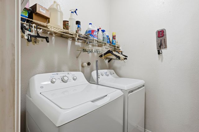 111 Big Sky Avenue SW, Los Lunas, NM 87031