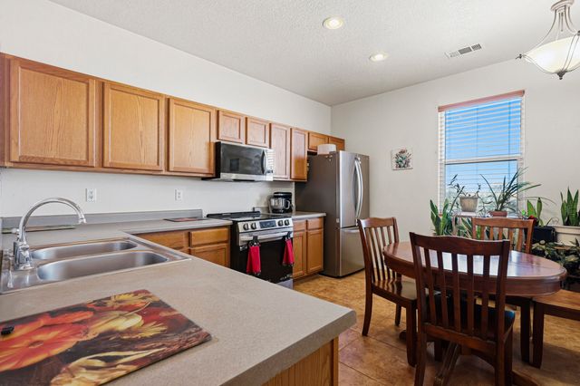 111 Big Sky Avenue SW, Los Lunas, NM 87031