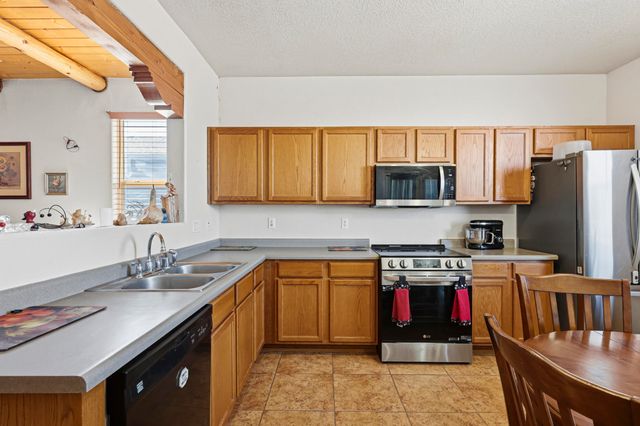 111 Big Sky Avenue SW, Los Lunas, NM 87031