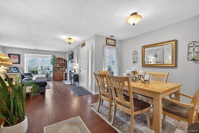 19 Olde Wagon Road, Warwick, NY 10990