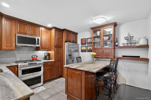 19 Olde Wagon Road, Warwick, NY 10990