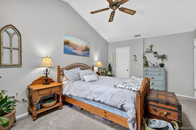 19 Olde Wagon Road, Warwick, NY 10990