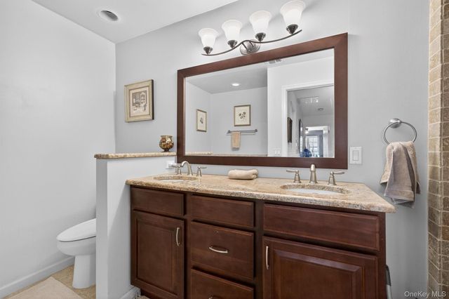 19 Olde Wagon Road, Warwick, NY 10990