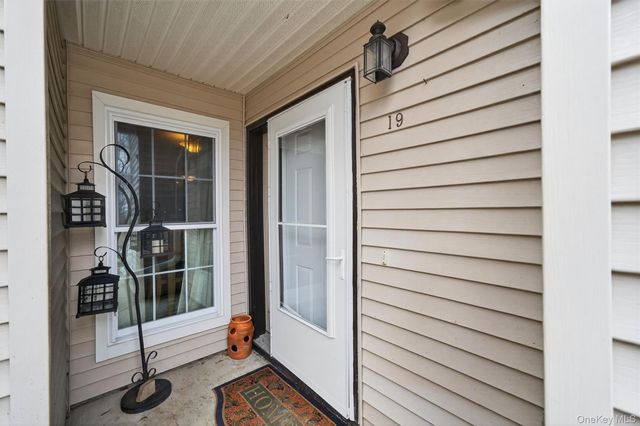 19 Olde Wagon Road, Warwick, NY 10990