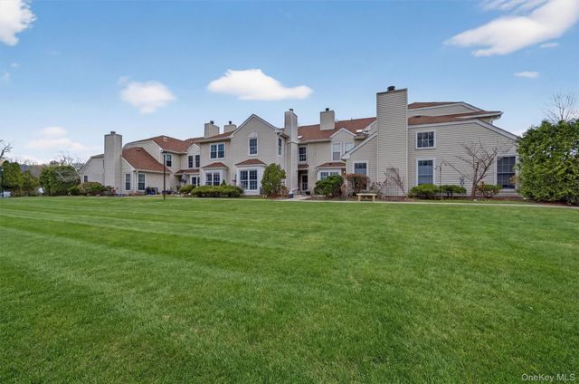 19 Olde Wagon Road, Warwick, NY 10990