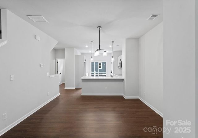 6033 King Charles Court 15, Charlotte, NC 28213