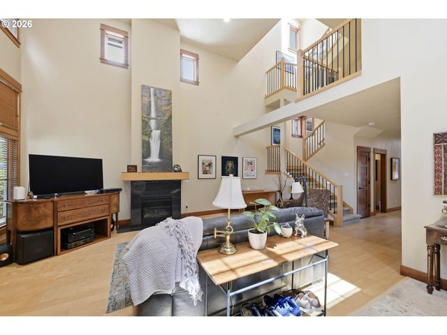 2909 LORD BYRON Pl, Eugene, OR 97408
