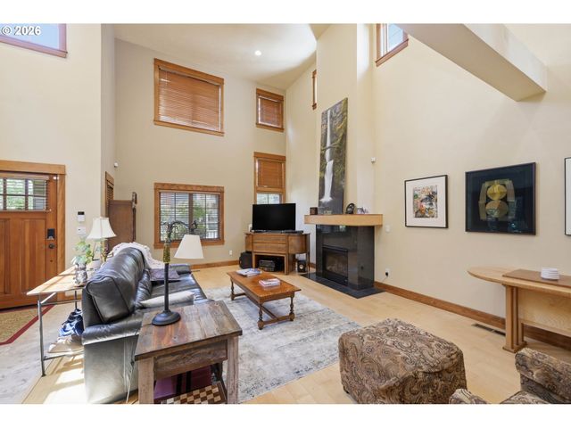 2909 LORD BYRON Pl, Eugene, OR 97408