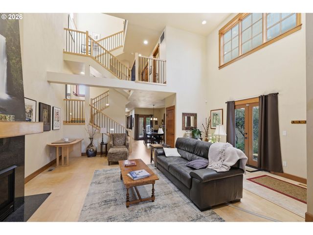 2909 LORD BYRON Pl, Eugene, OR 97408